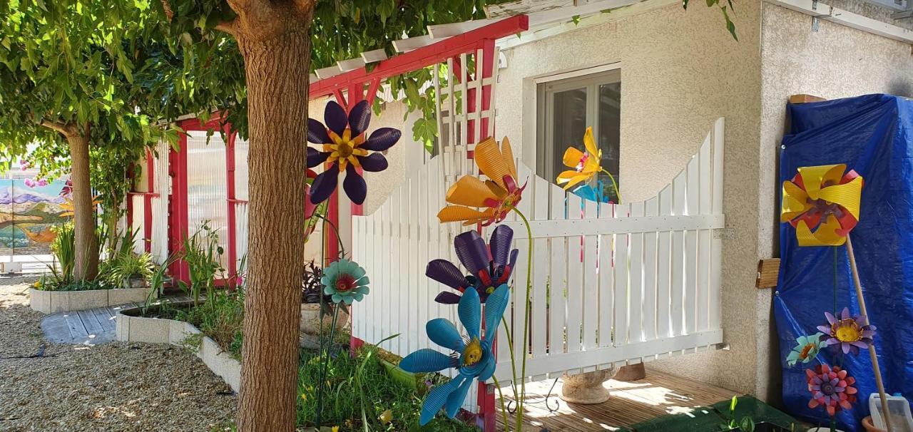 Au Rendez-vous Des Arts Holiday home *